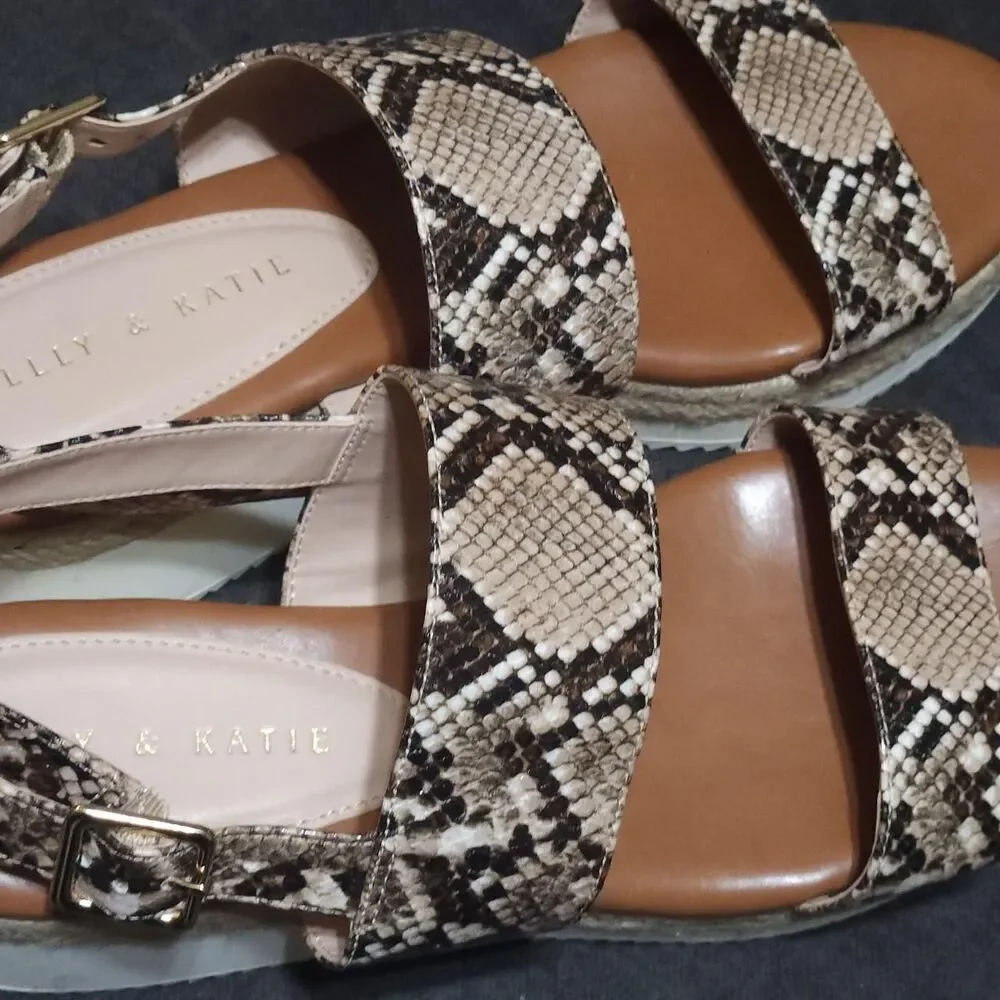 Kelly-katie Women's Tan and Brown Sandals